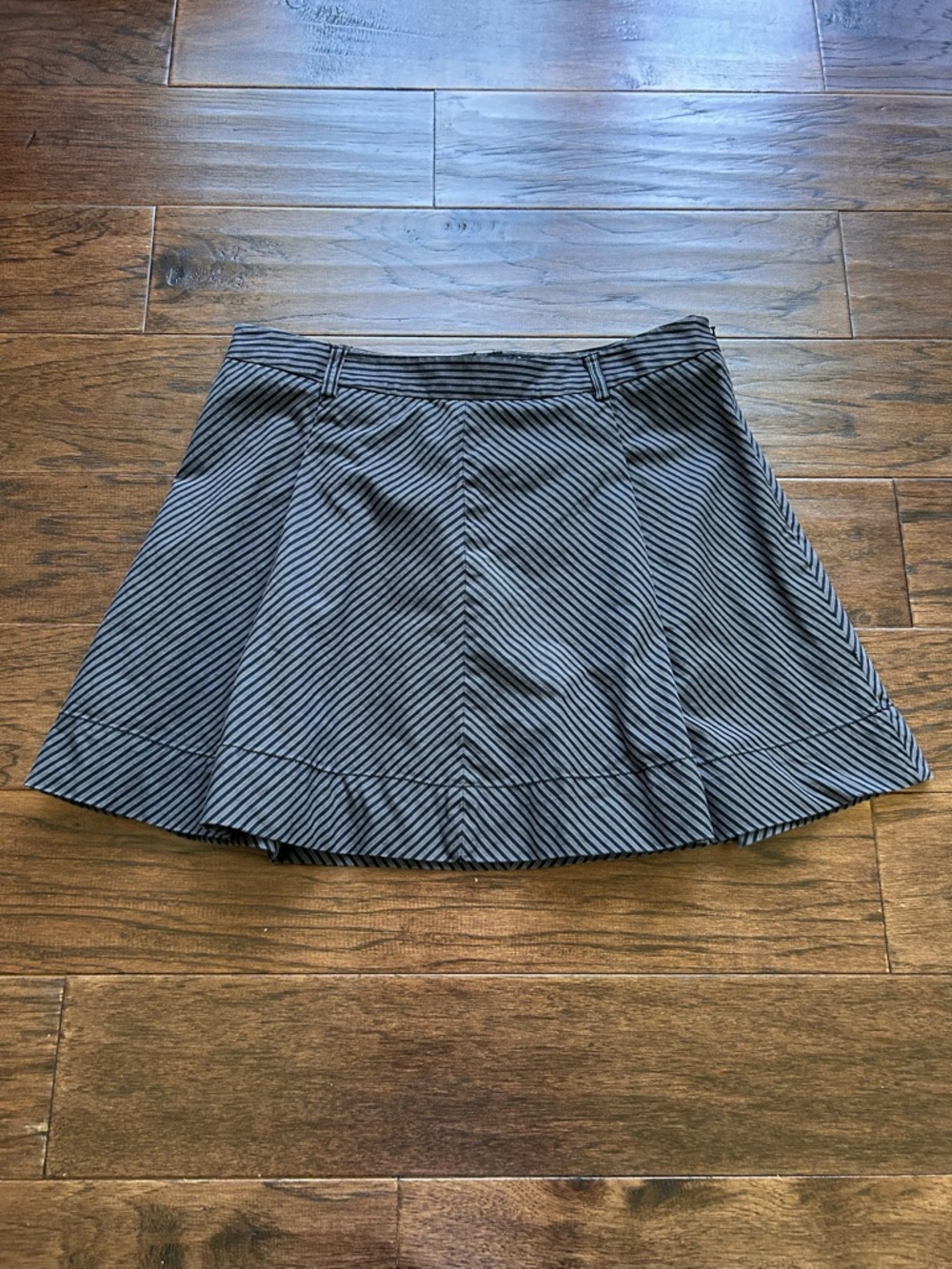 Old Navy Stretch Sz 8 pleated skirt